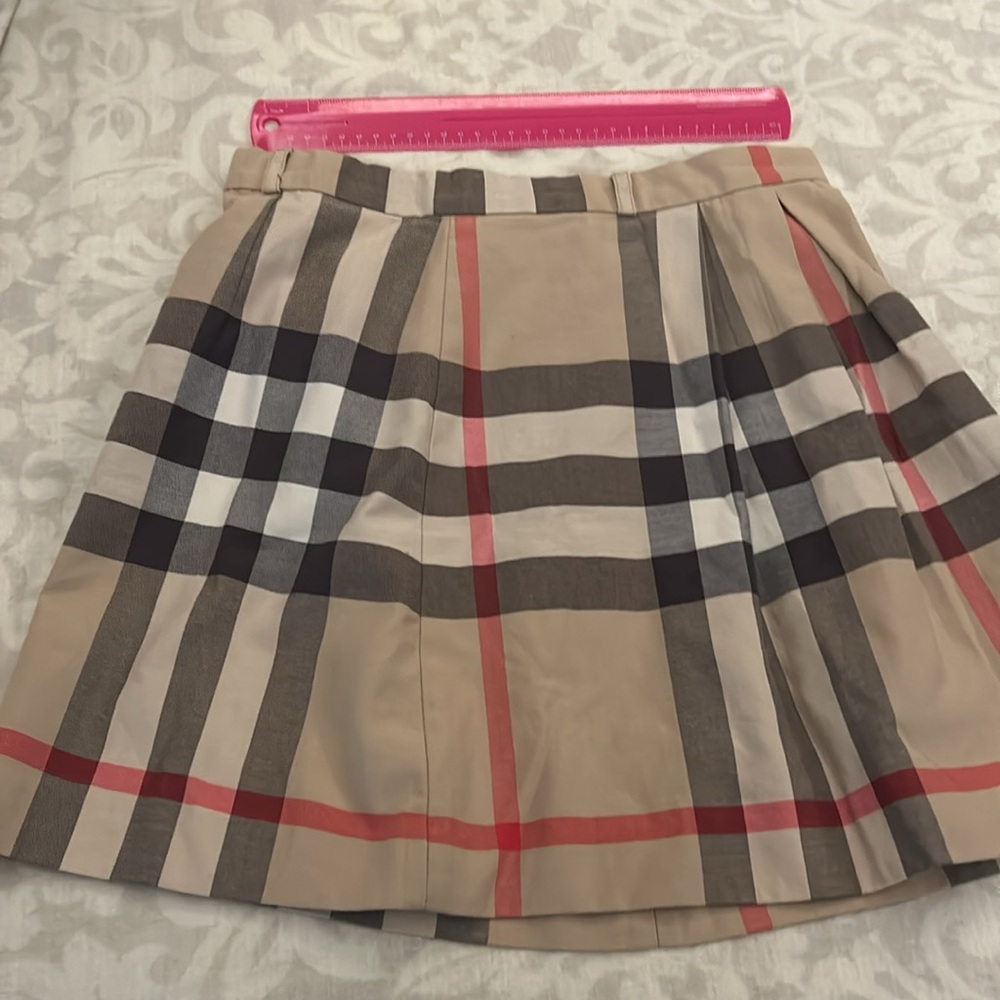Burberry jr. Girls mini skirt in good condition - Picture 6 of 7